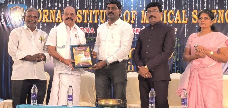 கோவில்பட்டி தனியார் கல்வி நிறுவனம் சார்பில் நடந்த கிறிஸ்துமஸ் விழா