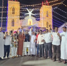 சர்வ மதத்தினரும் கிறிஸ்துமஸ் விழா