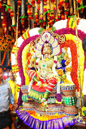 மேல்மலையனூர் அங்காளம்மன் கோவிலில் மார்கழி மாத அமாவாசை ஊஞ்சல் உற்சவம்