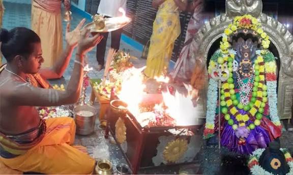 பரமத்தி வேலூர்: பிரத்தியங்கிரா தேவி கோவிலில் மிளகாய் யாகம்