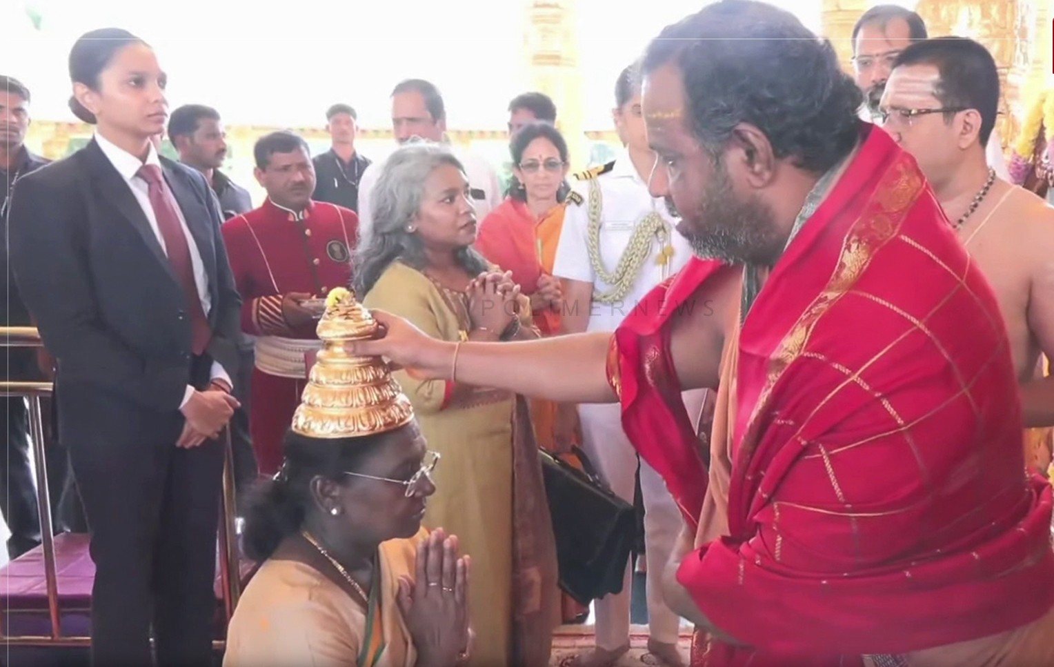 ஸ்ரீபுரம் தங்ககோவிலில் ஸ்ரீ லட்சுமி நாராயணி சன்னதியில் ஜனாதிபதி திரவுபதி முர்மு வழிபட்டார்