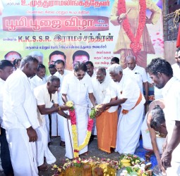 பசும்பொன்_முத்துராமலிங்கத்_தேவர் திருவுருவ வெண்கலச் சிலைக்கும் மற்றும் கட்டிடத்திற்கு அமைச்சர் கேகேஎஸ்எஸ்ஆர் ராமச்சந்திரன் அடிக்கல்