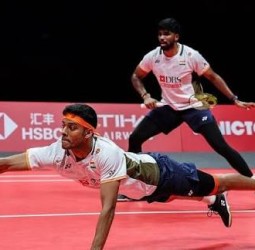 தங்கம் வெல்லும் வாய்ப்பை சீனாவிடம் நழுவவிட்ட இந்தியா! சாத்விக், சிராக் இணைக்கு வெண்கலம்!