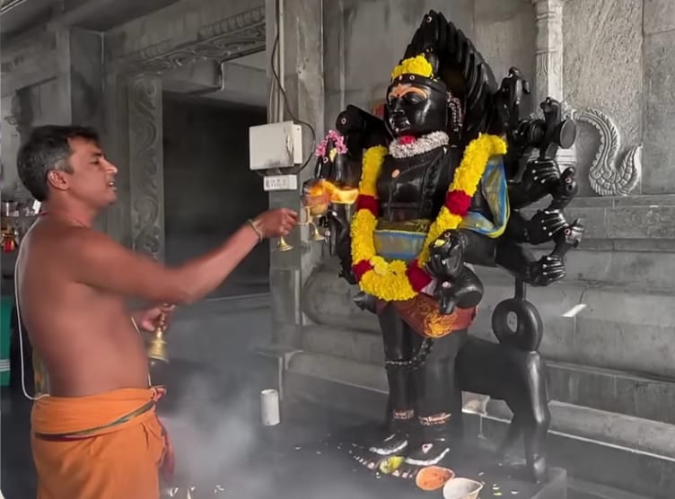 உக்கல் அருள்மிகு மடாவளம் ஸ்ரீ காமாட்சி அம்பாள் கோயிலில் ஸ்ரீ கால பைரவருக்கு சிறப்பு பூஜை: