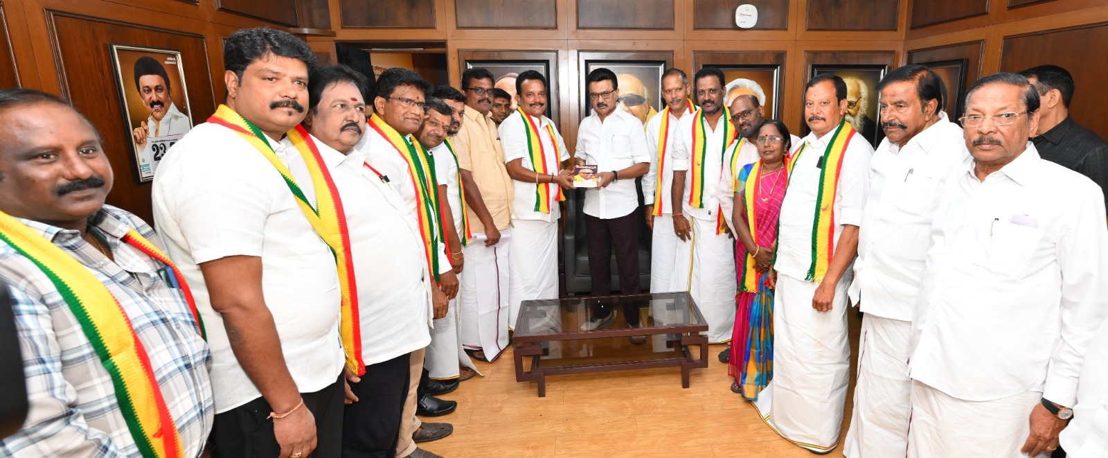 நமது மக்கள் முன்னேற்றக் கழகம்” கட்சியின் நிறுவனத்தலைவர் ஜெகநாத் மிஸ்ரா மற்றும் நிர்வாகிகள் நேரில் சந்தித்து தி.மு.க.வுக்கு ஆதரவு