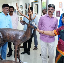 கும்பகோணம் அரசு கவின் கல்லூரியில் கண்காட்சி