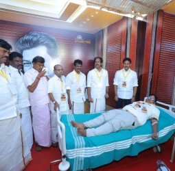 திருச்சி(தெ) மாவட்ட திமுக சார்பில் நடந்த ரத்ததான முகாம்