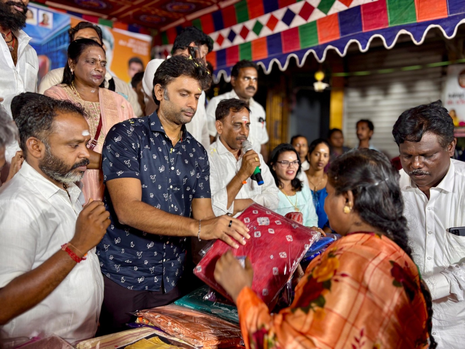 அம்பேத்கரின் நினைவு நாளை முன்னிட்டு பாஜக சார்பில் நலத்திட்ட உதவி