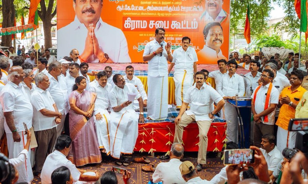 பொதுமக்களின் கோரிக்கைகளை மாநில பாஜக தலைவர் நயினார் நாகேந்திரன் கேட்டார்