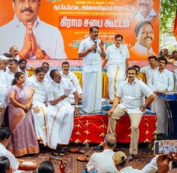 பொதுமக்களின் கோரிக்கைகளை மாநில பாஜக தலைவர் நயினார் நாகேந்திரன் கேட்டார்