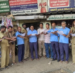 ஓட்டுநர் மற்றும் நடத்துநர்கள் திண்டுக்கல், வத்தலக்குண்டில் உறுதிமொழி