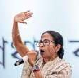 வரைவு வாக்காளா் பட்டியலில் பெரிய அளவில் தவறுகள்: மம்தா குற்றச்சாட்டு