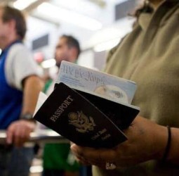 குடியுரிமையை கைவிடும் இந்தியர்கள் ; ஆண்டுக்கு இரண்டு லட்சம் பேர் ; மத்திய அரசு அதிர்ச்சி தகவல்