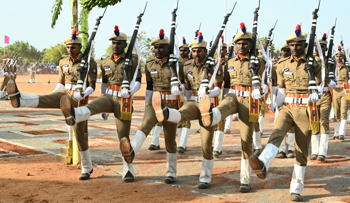 பயிற்சி பள்ளியில் காவலர்களின் பயிற்சி நிறைவு அணிவகுப்பு