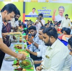 பின்னிமில் கார் பார்க்கிங் பகுதியில் 'ஓரணியில் தமிழ்நாடு" உறுப்பினர் சேர்க்கை