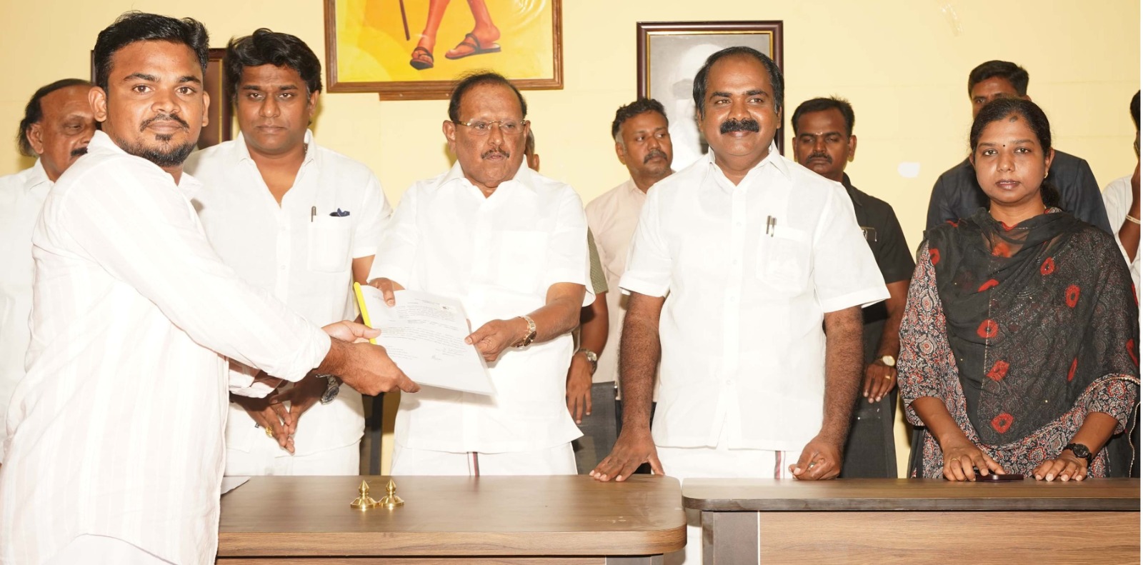 விசைப்படகு உரிமையாளர் ஒருவருக்கு தமிழக அரசின் நிவாரணம் பெறுவதற்கான உத்தரவு