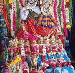 சிறப்பு அலங்காரத்தில் சுந்தராம்பாள் சமேத கைலாசநாதர்