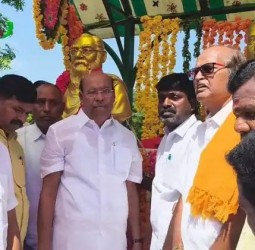 பாமக 37 ஆவது ஆண்டு விழாவில் ராமதாஸ் கொடியேற்றி இனிப்பு வழங்கல்