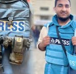 காசாவில் கடும் பஞ்சம்: உணவுக்காக கேமராவை விற்கும் பத்திரிகையாளர்