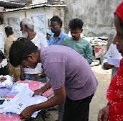 நேபாளம், வங்கதேசத்தை சேர்ந்தவர்களின் பெயர் பிஹார் வாக்காளர் பட்டியலில் இருந்து நீக்கப்படும்: தேர்தல் ஆணையம்