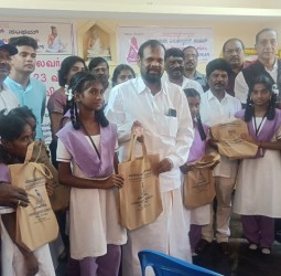 ஸ்ரீராமபுரம் தயானந்த நகரில் உள்ள பெங்களூர் திருவள்ளுவர் சங்கத்தில் காமராஜர் பிறந்தநாள் விழா