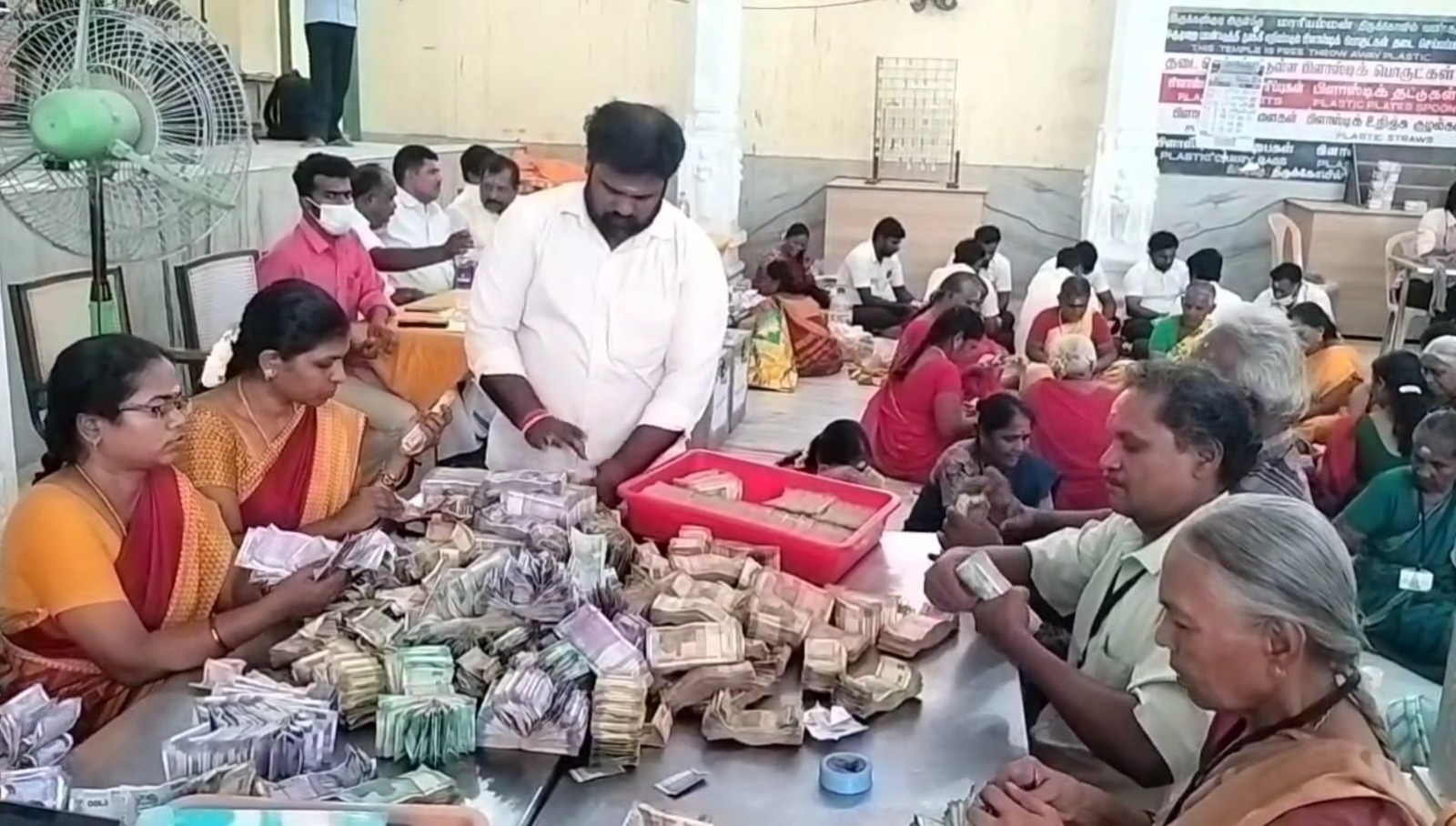 சாத்தூர் இருக்கன்குடி மாரியம்மன் கோவில் உண்டியல் எண்ணப்பட்டன