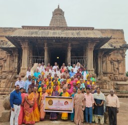 60 வயதுக்கு மேற்பட்ட பக்தர்களை இலவசமாக அம்மன் கோவில்களுக்கு அழைத்துச் சென்று தரிசனம் செய்ய இந்து சமய அறநிலையத் துறை சார்பில், ஏற்பாடு