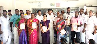 அரசுப் பள்ளி தலைமையாசிரியர்களுக்கு தஞ்சாவூர் எம்.பி., பாராட்டு
