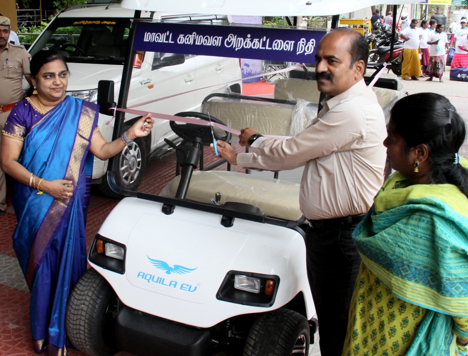 பேட்டரியால் இயங்கும் வாகனம்