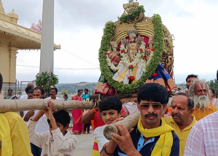 ஏழுமலையானை தரிசிக்க பாதயாத்திரை