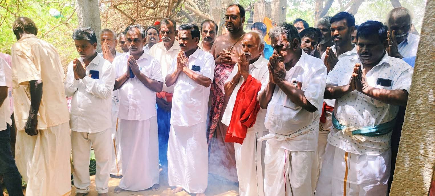 ஆலவயல் கிராமத்தில் மழை பெய்திட,விவசாயம் செலுத்திட வேண்டி ஆடி வெள்ளி சிறப்பு படையல்