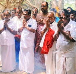 ஆலவயல் கிராமத்தில் மழை பெய்திட,விவசாயம் செலுத்திட வேண்டி ஆடி வெள்ளி சிறப்பு படையல்