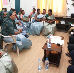 தளிர் மகளிர் சுய உதவிக்குழுவினருடன் துணை முதல்வர் உதயநிதி கலந்துரையாடினார்