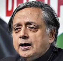 இந்​திரா காந்தி அமல்​படுத்திய அவசர நிலை - ஒரு கருப்பு அத்தியாயம்: சசி தரூர் விமர்சனம்