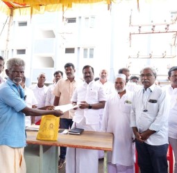 அடுக்குமாடி குடியிருப்புகளை பயனாளிகளுக்கு ஒப்படைக்கும் நிகழ்ச்சி