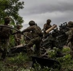 உக்ரைனுக்குச் செல்லும்  அமெரிக்கா ஆயுதங்கள்