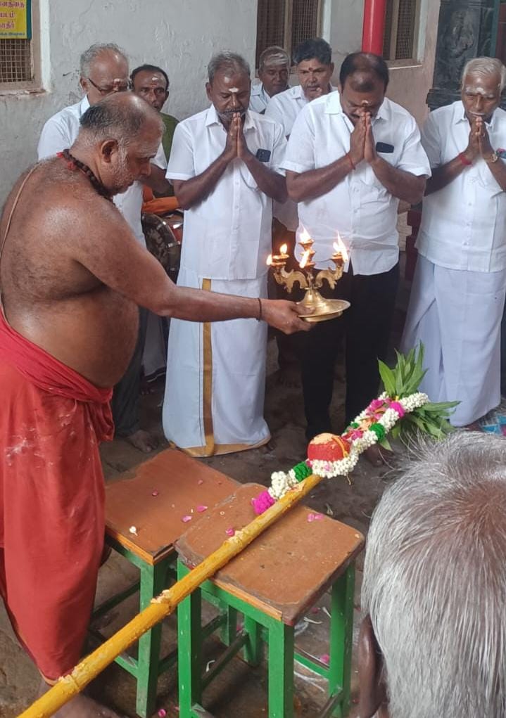 கோவில்பட்டியில் ஆடித்திருவிழாவை பந்தக்கால் நடும் விழா "