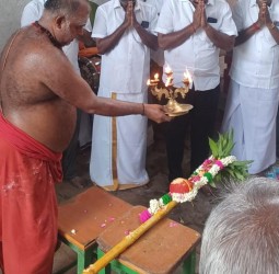 கோவில்பட்டியில் ஆடித்திருவிழாவை பந்தக்கால் நடும் விழா "