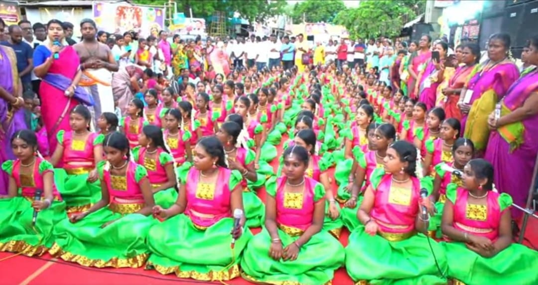 100 சிறுமிகள் சேர்ந்து கந்தசஷ்டி கவசம் பாராயணம் செய்த நிகழ்ச்சி