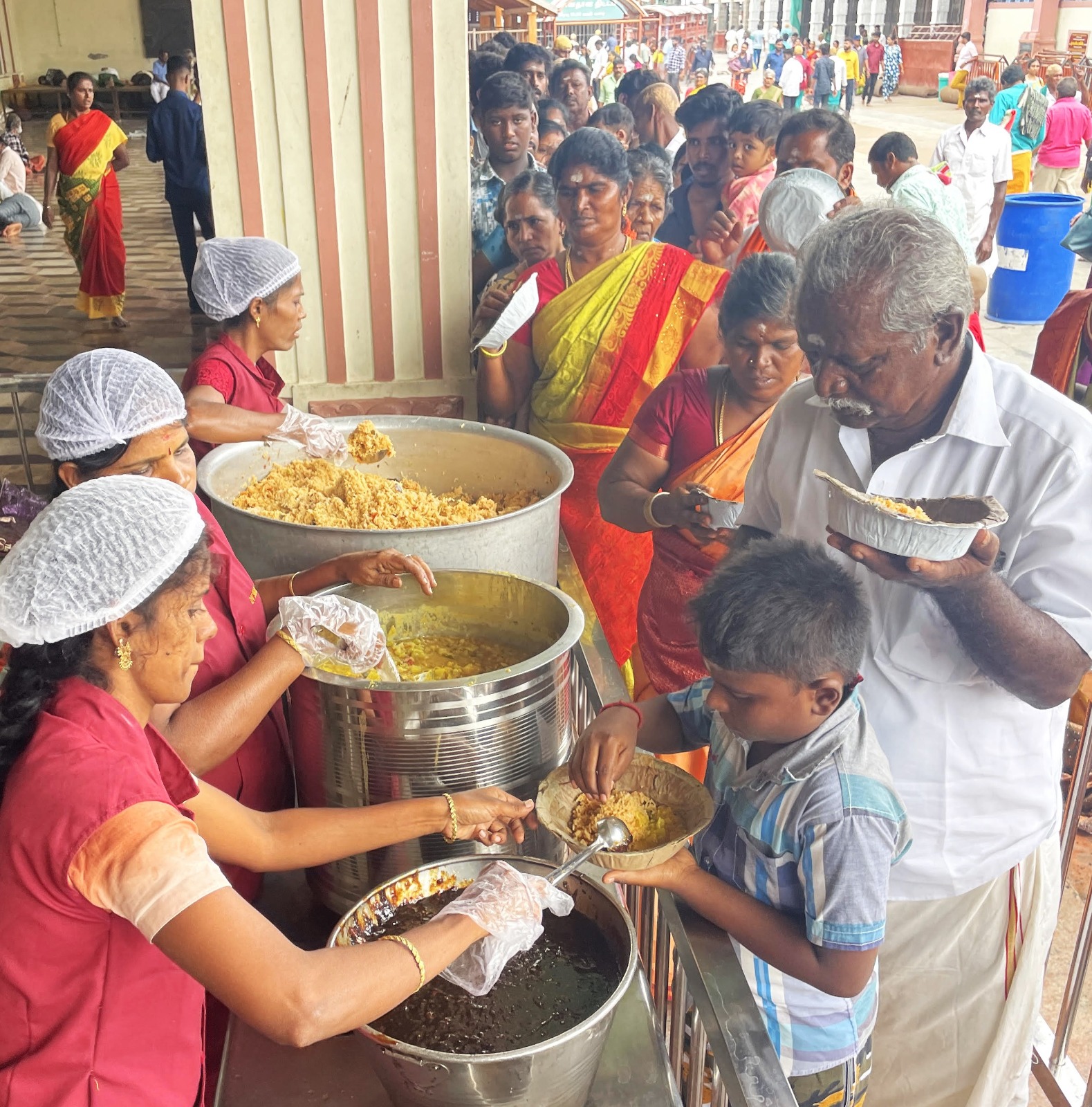 பழனி மலைக் கோவிலில் நாள் முழுவதும் பிரசாதம்
