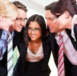 அணி திரண்டு நிற்பாரே