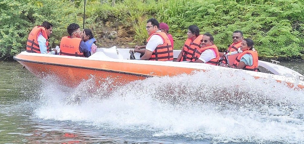 தாமரை குளத்தில் தொழிற்பேட்டை அமைவதற்கான இடத்தை அமைச்சர் டிஆர்பி ராஜா பார்வையிட்டார்