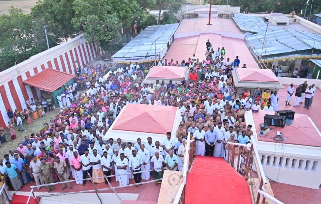 திருப்புளிங்குடி காய்சினவேந்தன் சுவாமி கோவிலில் 12 ஆண்டுகளுக்குப் பிறகு நேற்று கும்பாபிஷேகம்