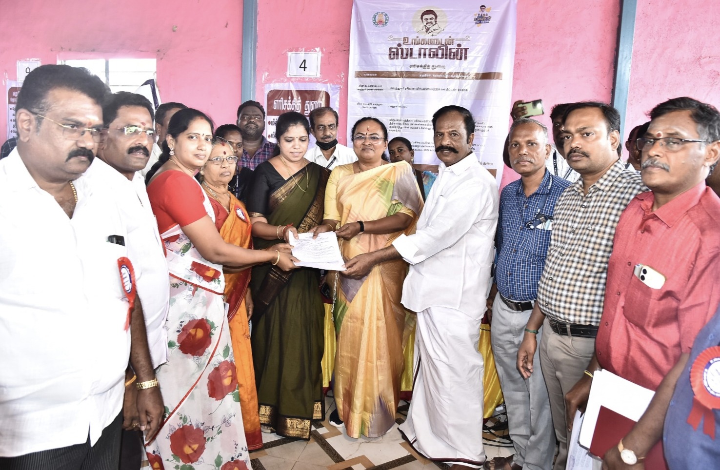 உங்களுடன் ஸ்டாலின்' திட்ட முகாமில் கலெக்டர் சுப்புலட்சுமி நேற்று ஆய்வு
