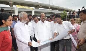 மத்திய கைலாஷ் பகுதியில் குடும்பத்தினர் ஒவ்வொருவருக்கும் கார் இருப்பதே போக்குவரத்து நெரிசலுக்கு காரணம்: எ.வ.வேலு கருத்து