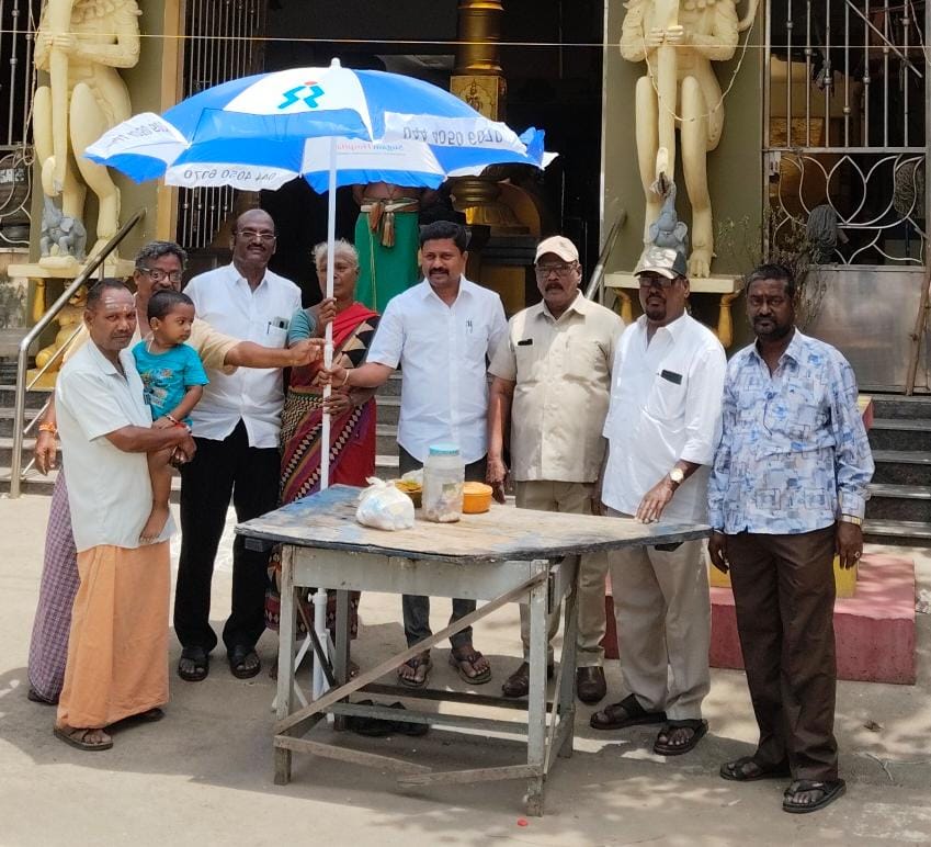 திருவொற்றியூரில் சாலையோர வியாபாரிகளுக்கு நிழற்குடை