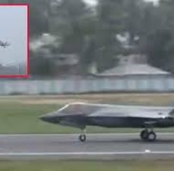 தாய்நாட்டிற்கு பறந்தது பிரிட்டீஷ் போர் விமானம்!