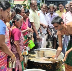 ஆடிமாத கூழ்அமுது ஊற்றும் நிகழ்வு