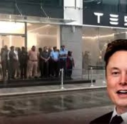 எலான் மஸ்க்கின் டெஸ்லா கார் நிறுவனத்தின் முதல் ஷோரூம் மும்பையில் திறப்பு