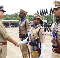 பயிற்சி நிறைவு பெற்ற 24 டிஎஸ்பிக்கள் பயிற்சி நிறைவு அணி வகுப்பு விழா